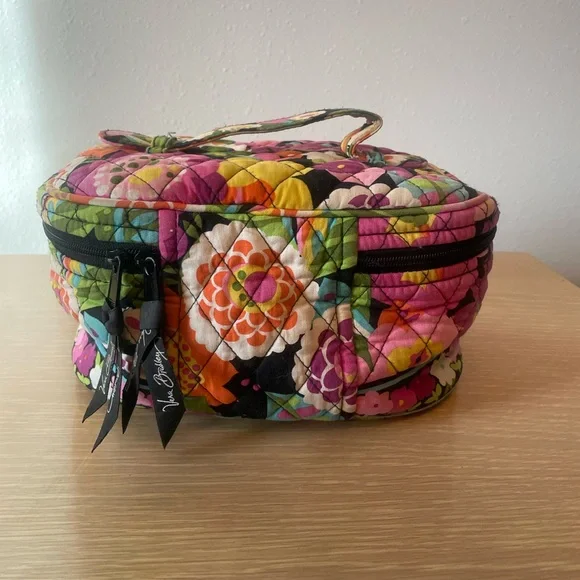 Vera Bradley cosmetic bag - Picture 2 of 13